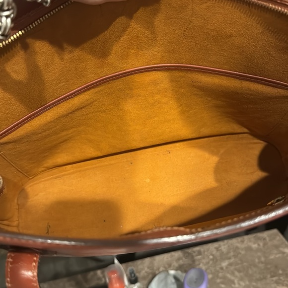 ON SALE‼️‼️‼️. Louis Vuitton Brown Epi Shoulder Bag🔥 Great big size. - Picture 4 of 11